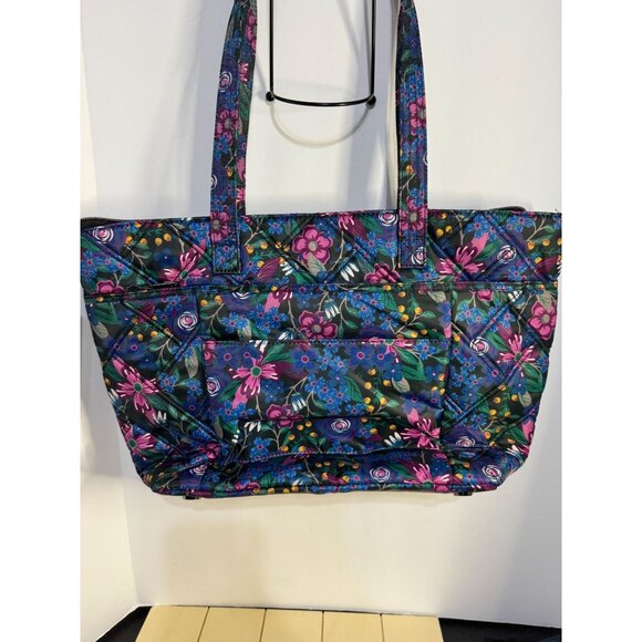 Lug Skyliner Tote Bag NWT Whimsey Black Color With Zip Closure & Inner Compartme - Picture 3 of 3